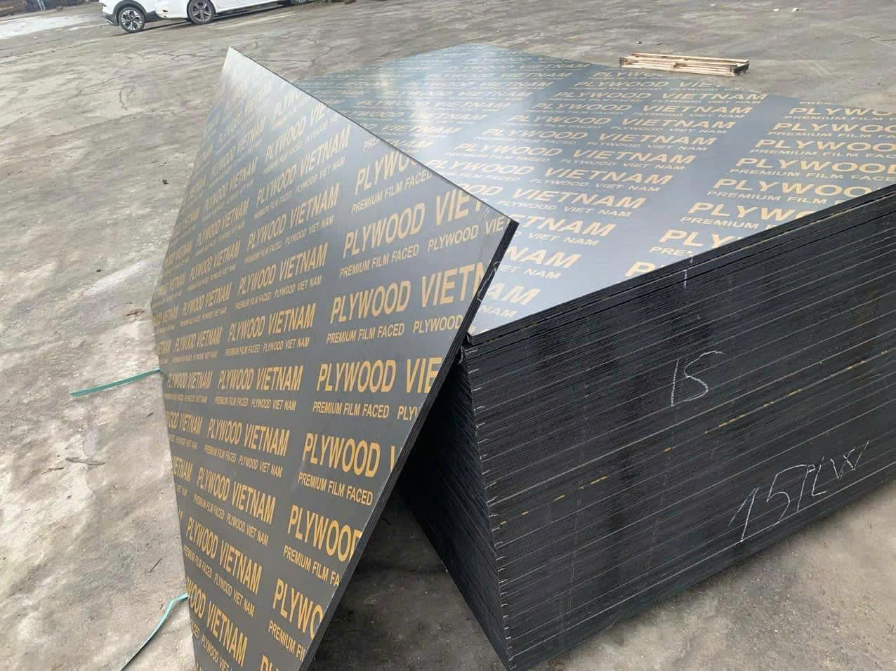 Tấm gỗ phủ phim Plywood dạng kiện – mẫu 04